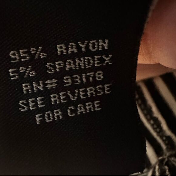 Premise Studio size 2XL top - Picture 2 of 4